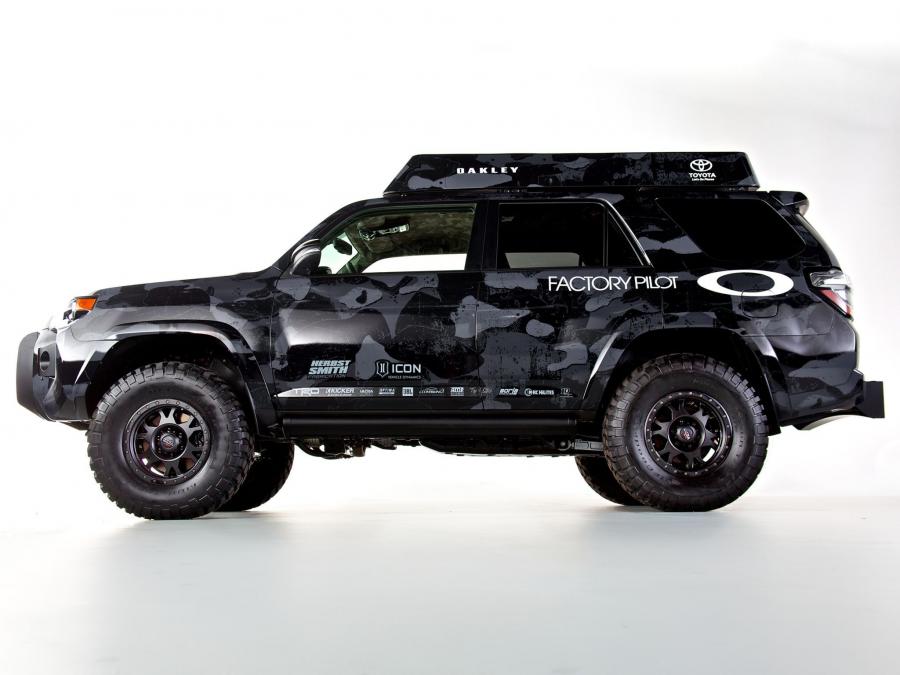  Toyota Oakley Ultimate Dream Ski 4Runner SEMA Edition 2013 года  (фото 1 из 8)